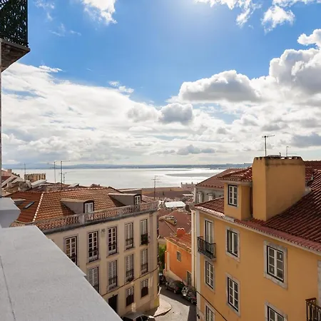 Alfama Charming Apartment With Amazing River View And Terrace-2