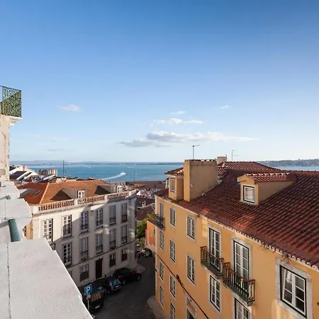 Alfama Charming Apartment With Amazing River View And Terrace-2